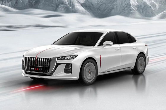 Black Hongqi H5 2.0t 224 Horsepower Fwd Urban Commuting Cars with Automatic Gear Box