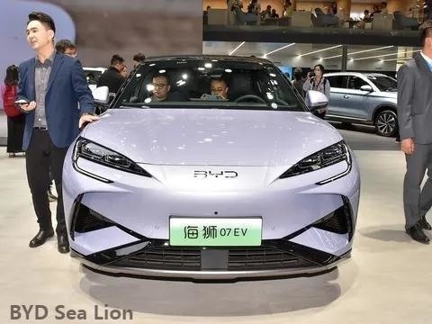 550km 610km 4WD 71.8 Kwh Pure Electric Car Byd Sea Lion 07EV Adult Energy Vehicle with 1