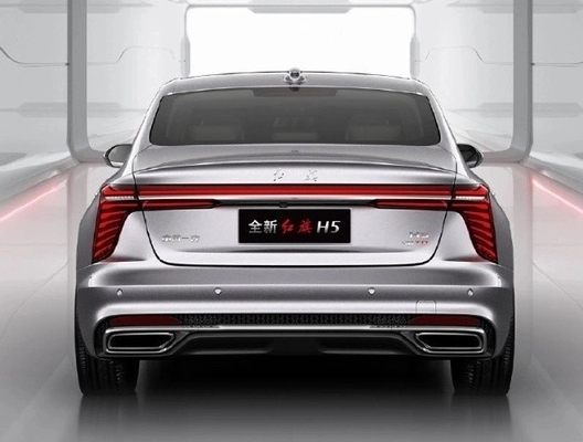 Family Chinese Gasoline Car Hongqi H5 with 5 Seaters Closed Body Type Left Steering