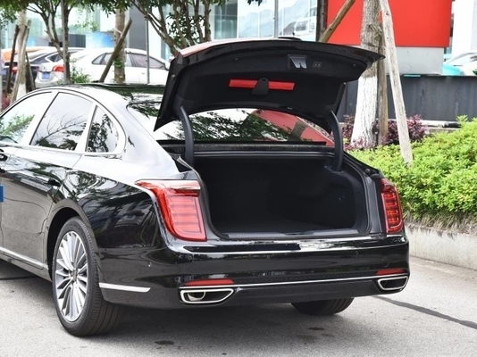 Electric Car Hongqi H9 2022 2.0t EV with Panoramic Sunroof in White Exterior Color