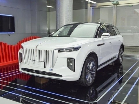 Body Style Sedan Hongqi E-HS9 or  Chinese Luxury Electric Car with 4WD Motor